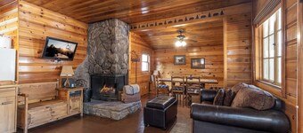 True Big Bear Lake Cabin with jacuzzi