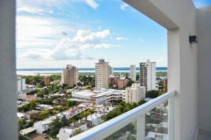 Property grounds - Premium King Bed Pool Grill Garage Park (Paraná)