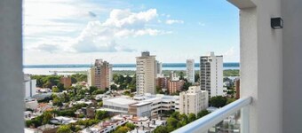 Premium King Bed Pool Grill Garage Park