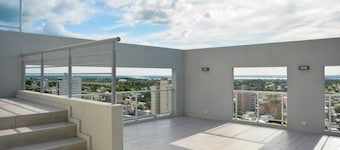 Premium King Bed Pool Grill Garage Park