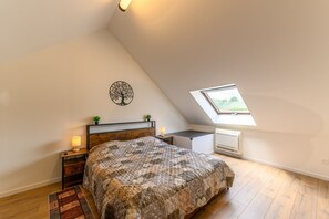 1 bedroom, free WiFi, bed sheets