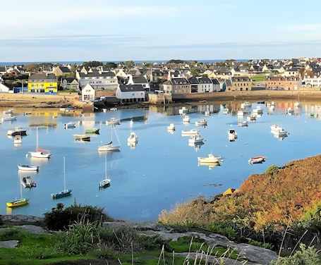 Marina. Gîte Les Embruns de Portsall in Ploudalmezeau