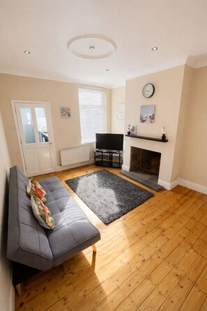 Télévision, cheminée