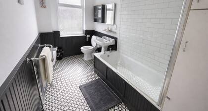 Entire Excellent Property on Mountcastle Road, Leicester