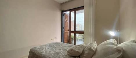 2 bedrooms, Internet, bed sheets