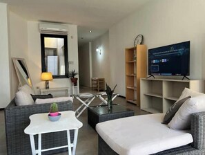 3 bedrooms, Internet, bed sheets - Spacious Casa Centro with Swimming Pool and Barbecue Area, 3 bedrooms (Paraná)