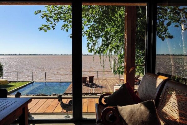 Interior - Southeast Asia on the Paraná River Parilla Pool (Paraná,)