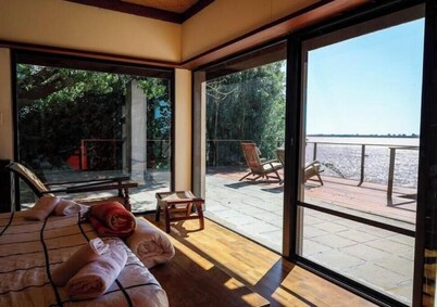 Southeast Asia on the Paraná River Parilla Pool