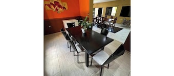 Spacious 3 bedroom Quinta Pool Quincho