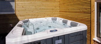 Walpole Retreat - Hot Tub, Games Room, Sleeps 4