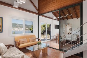 Comfort Villa, Sea View | Living room | Smart TV - Porto Castello Villas (Skiathos)