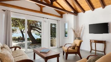 Comfort Villa, Sea View | Living room | Smart TV