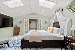 4 habitaciones, tabla de planchar con plancha, cuna de viaje y wifi