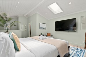 4 dormitorios, tabla de planchar con plancha, cuna de viaje y wifi