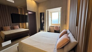 Deluxe Double Room | Minibar, in-room safe, blackout drapes, soundproofing