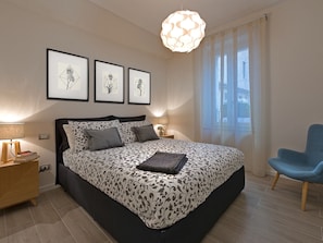 2 chambres, fer et planche à repasser, Wi-Fi, draps fournis