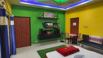 1 bedroom, iron/ironing board, free WiFi, bed sheets