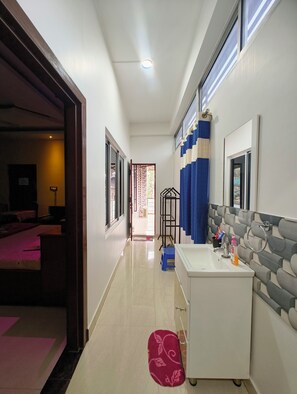 1 bedroom, in-room safe, desk, soundproofing