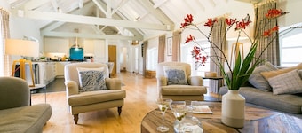 Ty Siam - sleeps 8 guests in 4 bedrooms