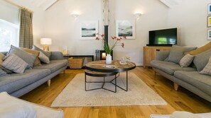 Televisie en een open haard