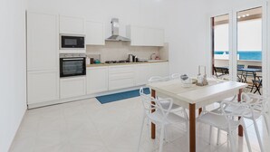 Dining - Seafront Villa (Acquazzurra Sea Home) (Campobello di Mazara)