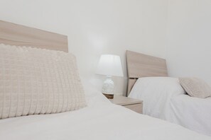 3 habitaciones, tabla de planchar con plancha y wifi gratis 
