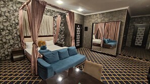 Minibar, bureau, fer et planche à repasser, Wi-Fi