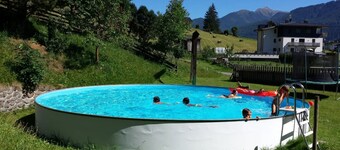 Apartamento 'Sultan' con vistas a la montaña, piscina compartida y Wi-Fi