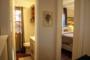 3 عدّة غرف نوم ومكواة/لوح كي وواي فاي مجانًا وملاءات أسرّة