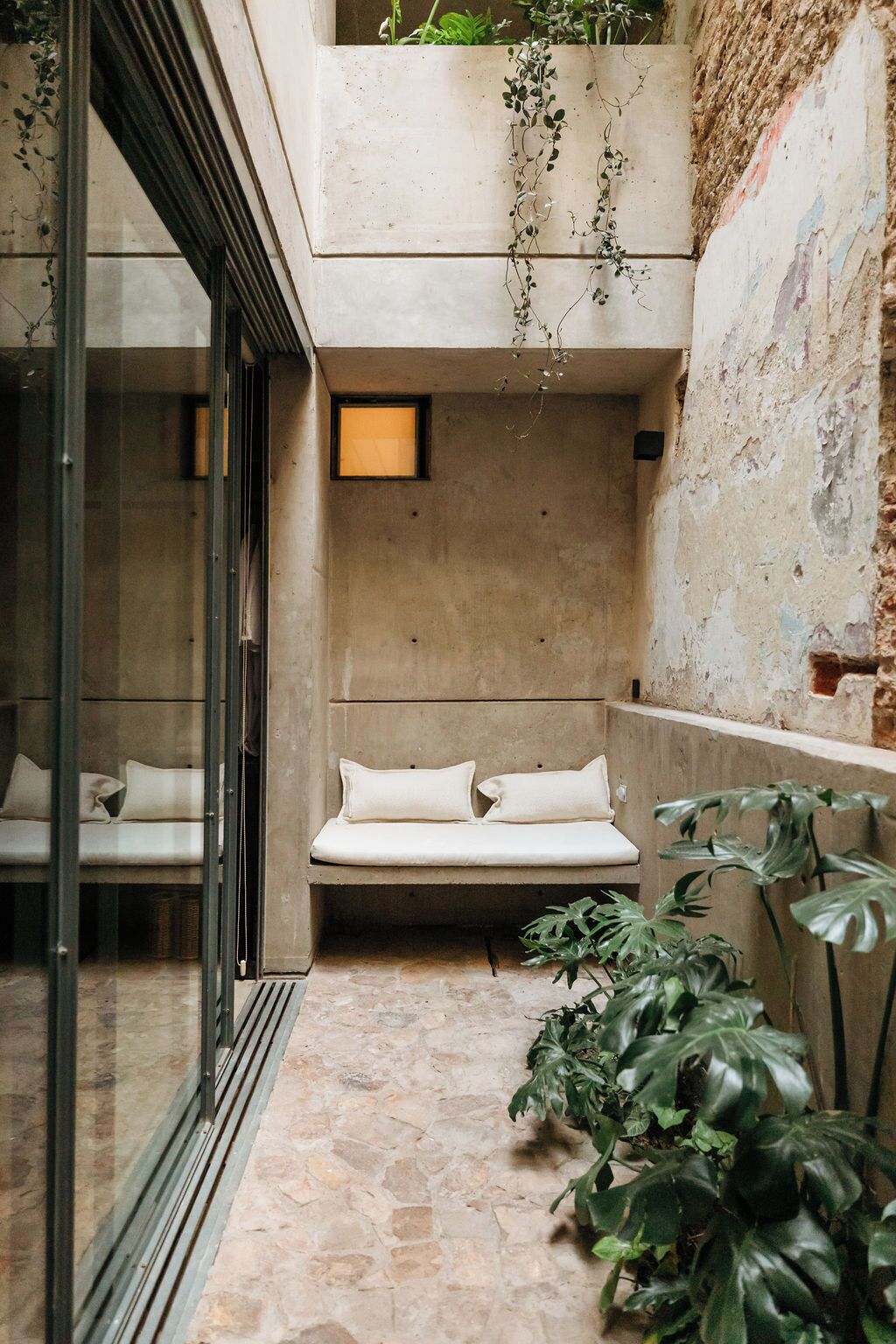 Deluxe Double Room, 1 King Bed | Living area | 70-inch LED TV with digital channels, Netflix, smart speakers