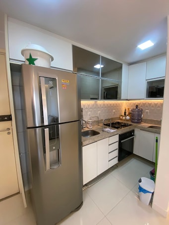 Apartment, Courtyard View | Private kitchen | Fridge, microwave, oven, stovetop