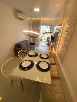 Apartment, Courtyard View | Living area