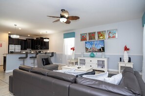 Televisión, futbolito y libros 