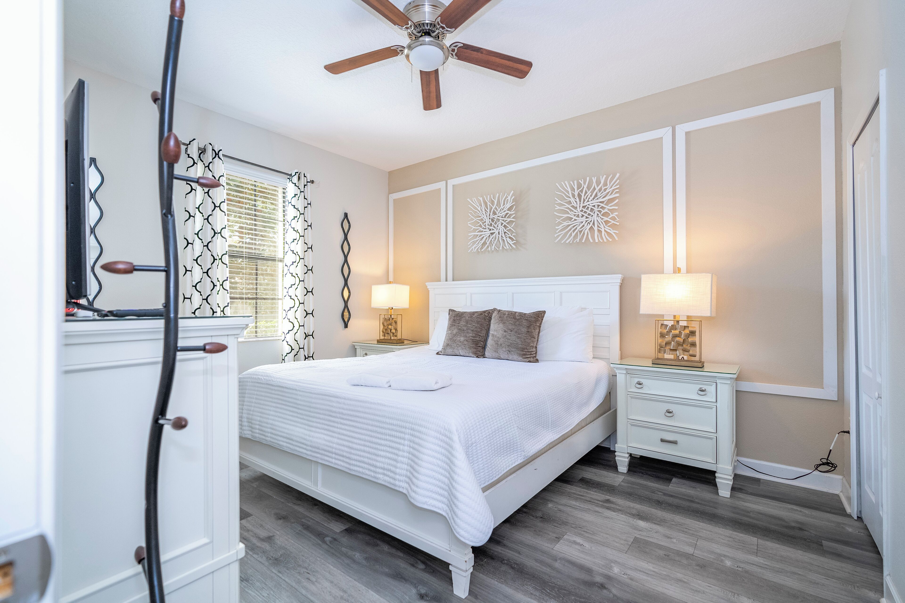 8 habitaciones, tabla de planchar con plancha y wifi gratis 