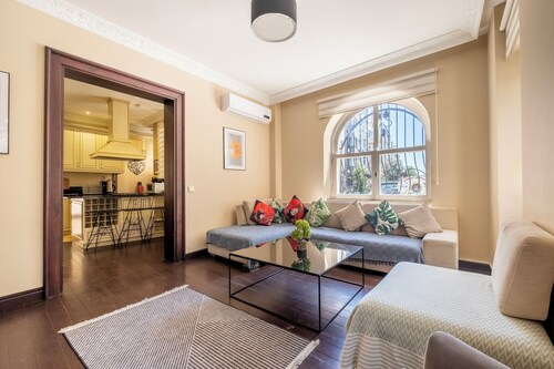 3-bedroom apartment with 2 bathrooms in beautiful Istanbul with AC