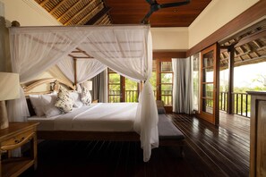 3 bedrooms, in-room safe, iron/ironing board, free WiFi - Tranquil three bedrooms villa forest view in Jimbaran (Bali)