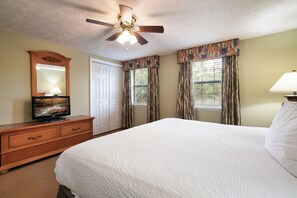 Family Townhome, Resort View | Free WiFi, bed sheets