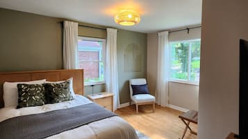 2 sovrum, skrivbord, strykjärn/strykbräda och gratis wi-fi