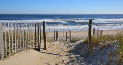 2BR Condo w/ Indoor Pool + Beach Access