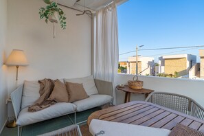 Outdoor dining - Apartment 'Falso Pepe Marzamemi' with Private Terrace and Air Conditioning (Marzamemi)