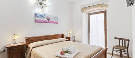 1 habitación, wifi y ropa de cama