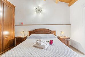 2 bedrooms, WiFi, bed sheets