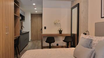 1 bedroom, internet, bed sheets