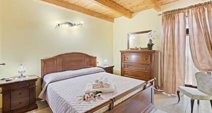 Zimmer 'Urania' mit Gemeinschaftsterrasse, WLAN und Klimaanlage