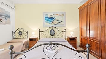 2 bedrooms, WiFi, bed sheets