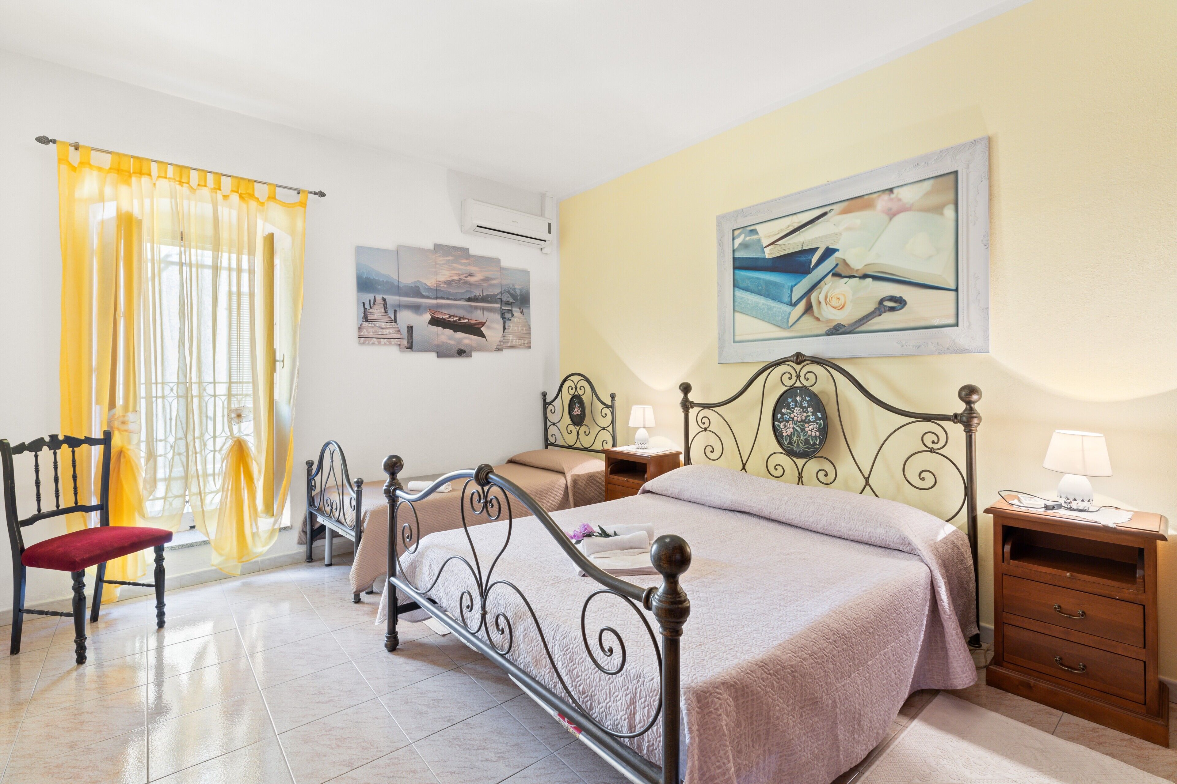 2 bedrooms, WiFi, bed sheets