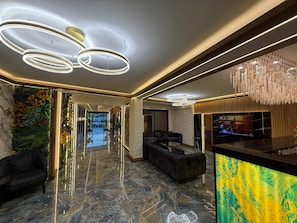 Coin salon dans le hall