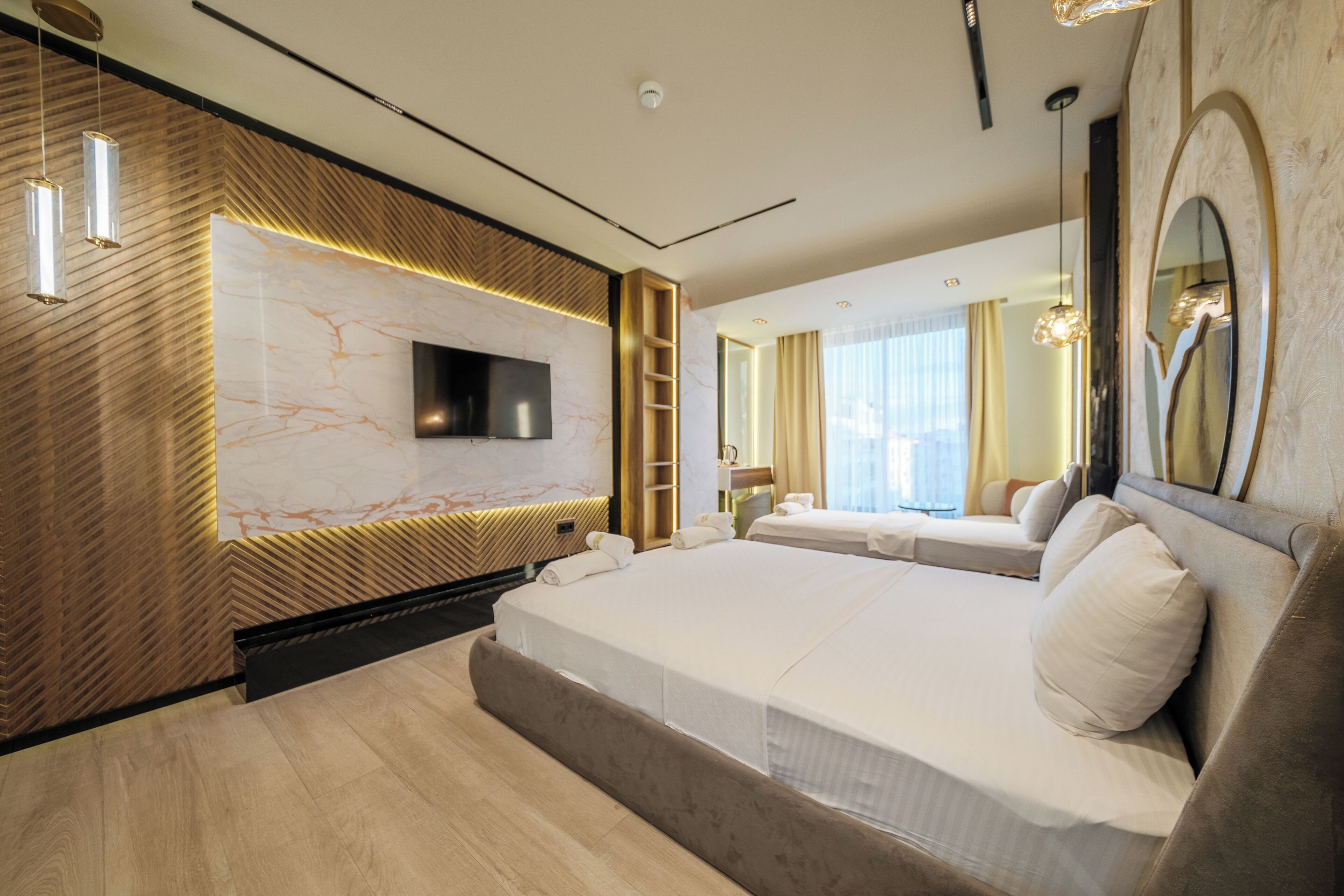 Klassieke driepersoonskamer, balkon | Lakens van Egyptisch katoen, luxe beddengoed, een minibar