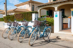 Property grounds - Holiday Home Llagosta 31 in Sa Ràpita, very close to the sea with terrace, private garden, and Wi-Fi (Sa Ràpita)