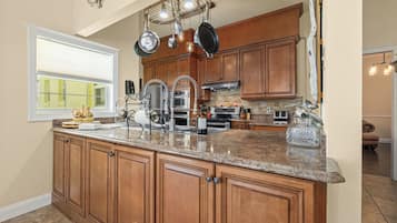 Family House | Private kitchen | Full-sized fridge, microwave, oven, stovetop